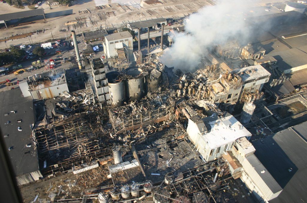 Explosión fabrica azúcar nube de polvo