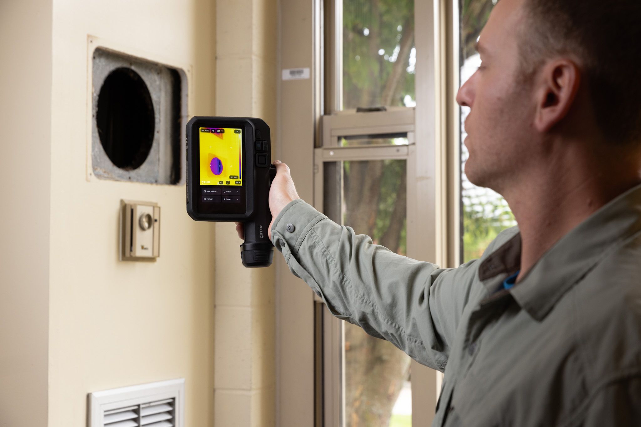 Cámara termográfica FLIR i64